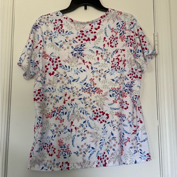 Gloria Vanderbilt Floral Short Sleeve Top - Picture 2 of 5